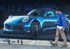 graffiti coche persiana